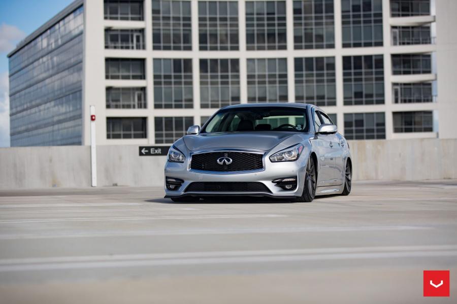  Infiniti Q70 on Vossen Wheels (VFS2) 2017 года  (фото 4 из 43)